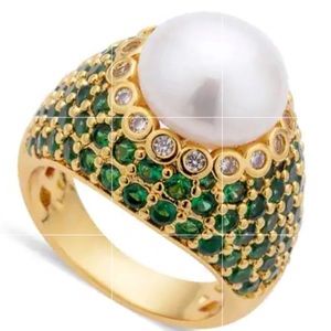 #05 White Fresh Water Pearl Gold Tone Plated.Flair your style in Vintage allure